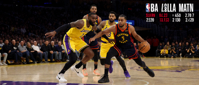 NBA常规赛洛杉矶湖人对阵金州勇士的比赛场景，球员在场上对抗激烈，展现捷报比分NBA直播的实时追踪服务